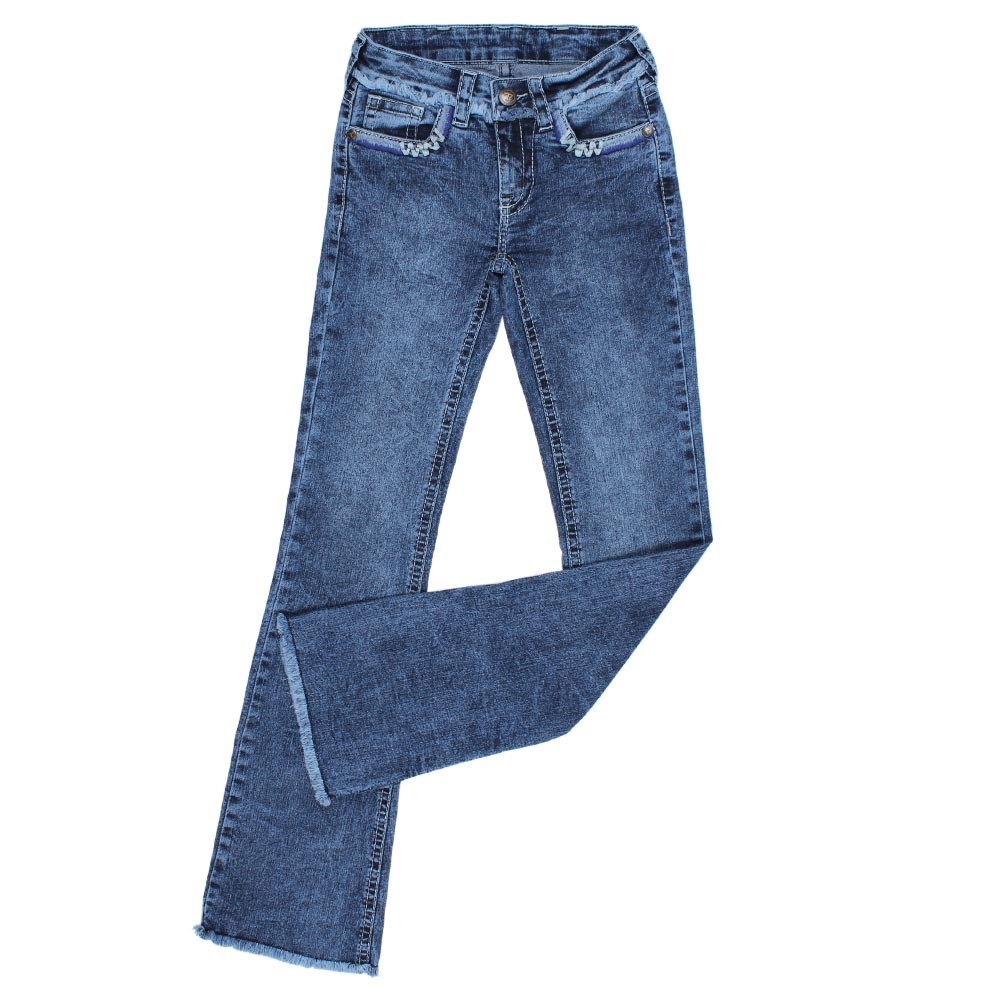 calça jeans desfiada na barra feminina